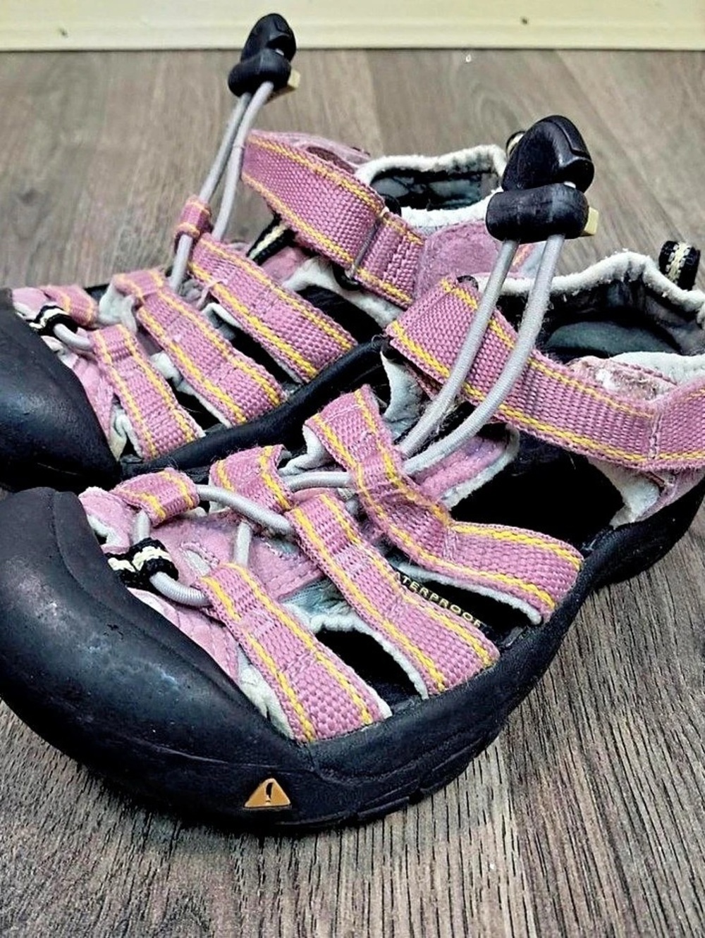 Keen Newport H2 Pink & Black Sport Sandals